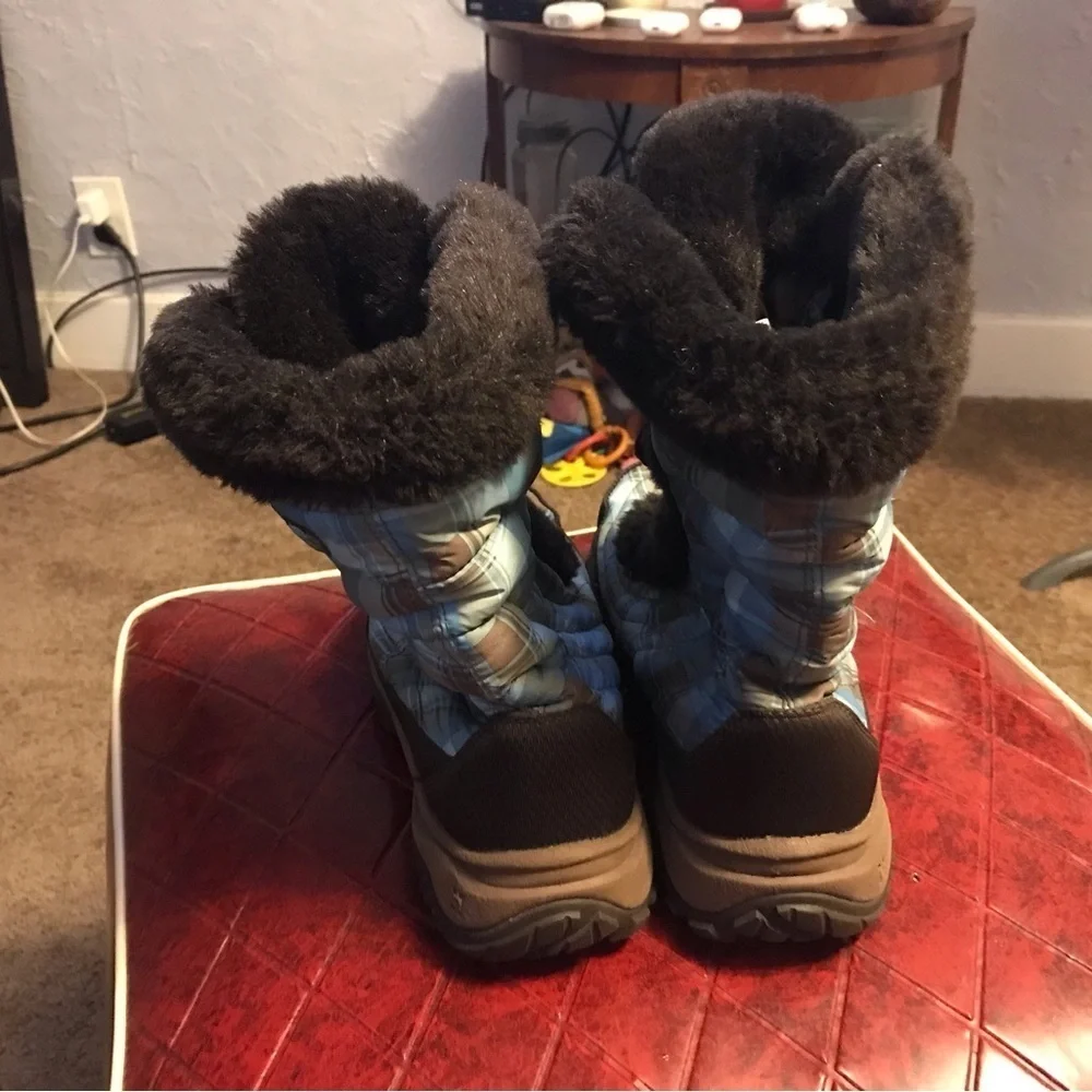Youths The North Face Filles winter boots size 6 Excellent condition